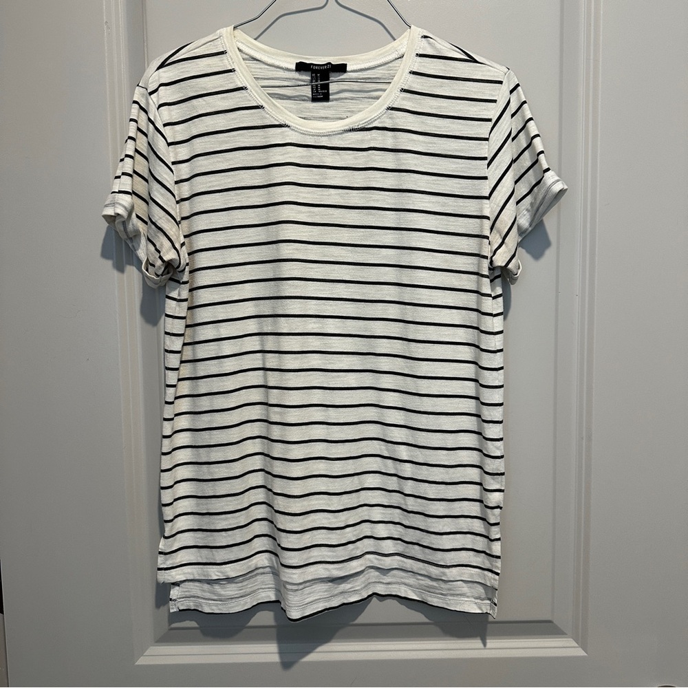 Forever 21 Women’s Black and White Striped Tee - Medium